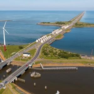 Vanuit BAM was Ramler nauw betrokken bij de versterking en vernieuwing van de Afsluitdijk